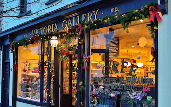 Seasonal Tips: Cultivating Gratitude Through Holiday Tipping